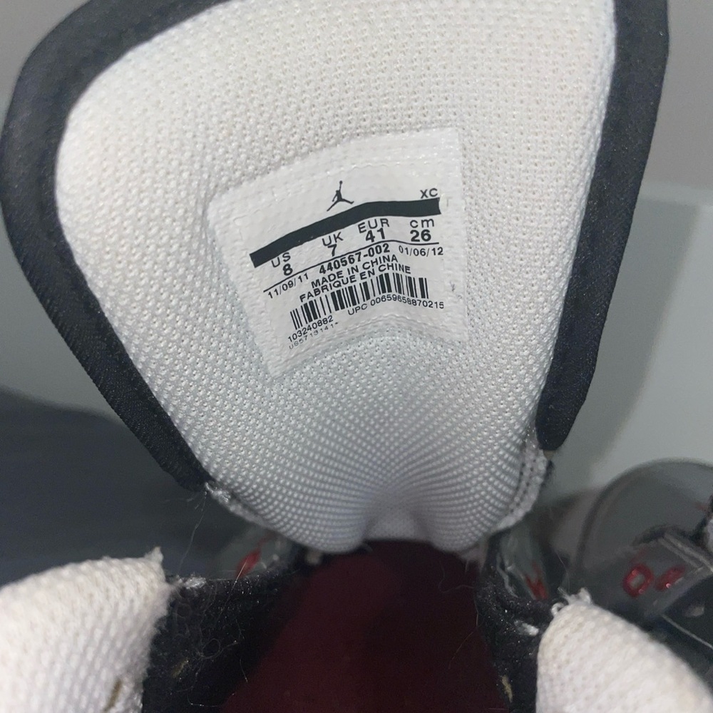 Jordan Shoes - Picture 5 of 5